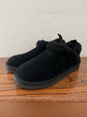Koolaburra by Ugg Black Slippers Size 10